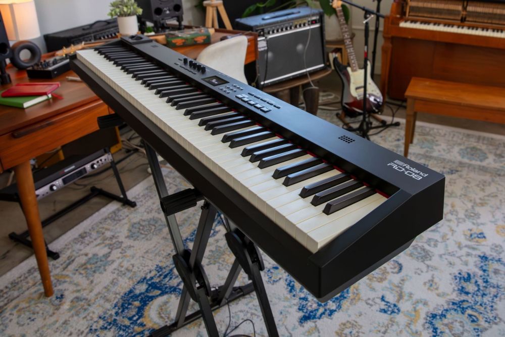 Roland RD-08 キーボード RD-08 | 88-KEY DIGITAL STAGE PIANO | Tom Lee Music