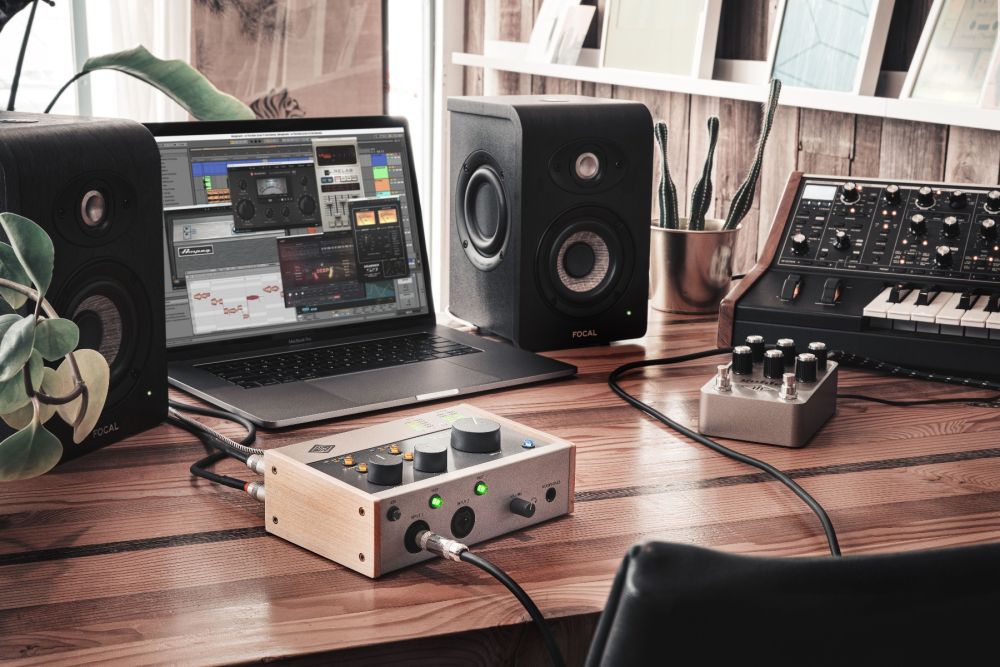 VOLT 276 - 2-IN/2-OUT USB 2.0 AUDIO INTERFACE | Tom Lee Music