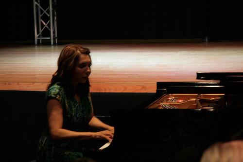 Lara Downes' Steinway Label Debut: "Exiles' Cafe"