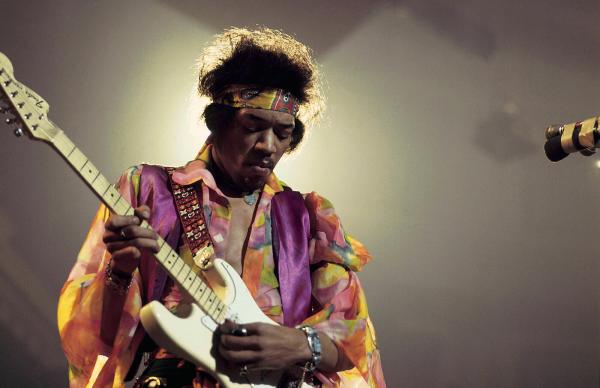 The Top 10 Legendary Guitarists Who Play Fender Guitars