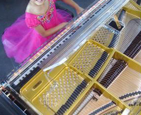 Vancouver Sun Featured Tom Lee Music's Shimmel Glass Piano